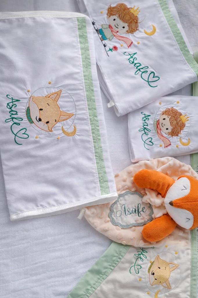 Manta minky e toalhas com tema Pequeno Príncipe e raposa bordados